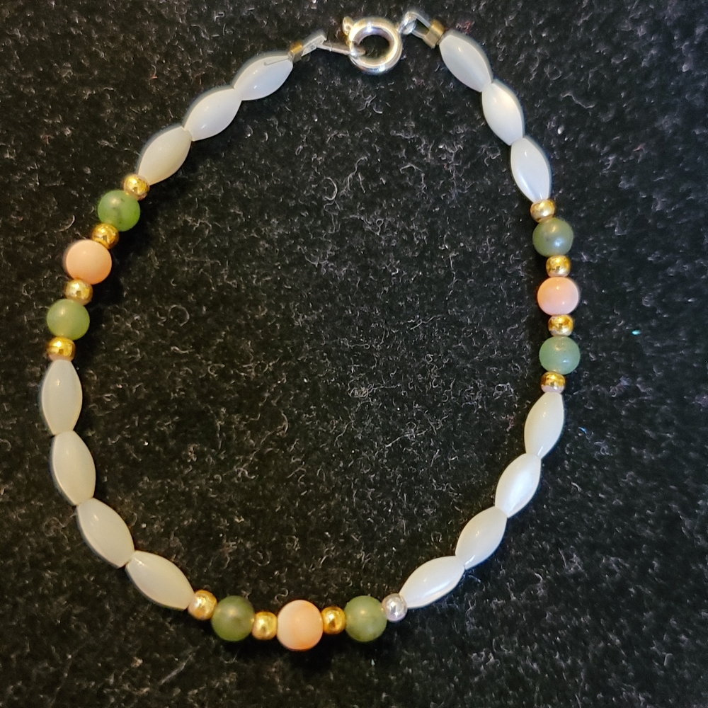 Vintage '90s delicate beaded bracelet 7 inches long